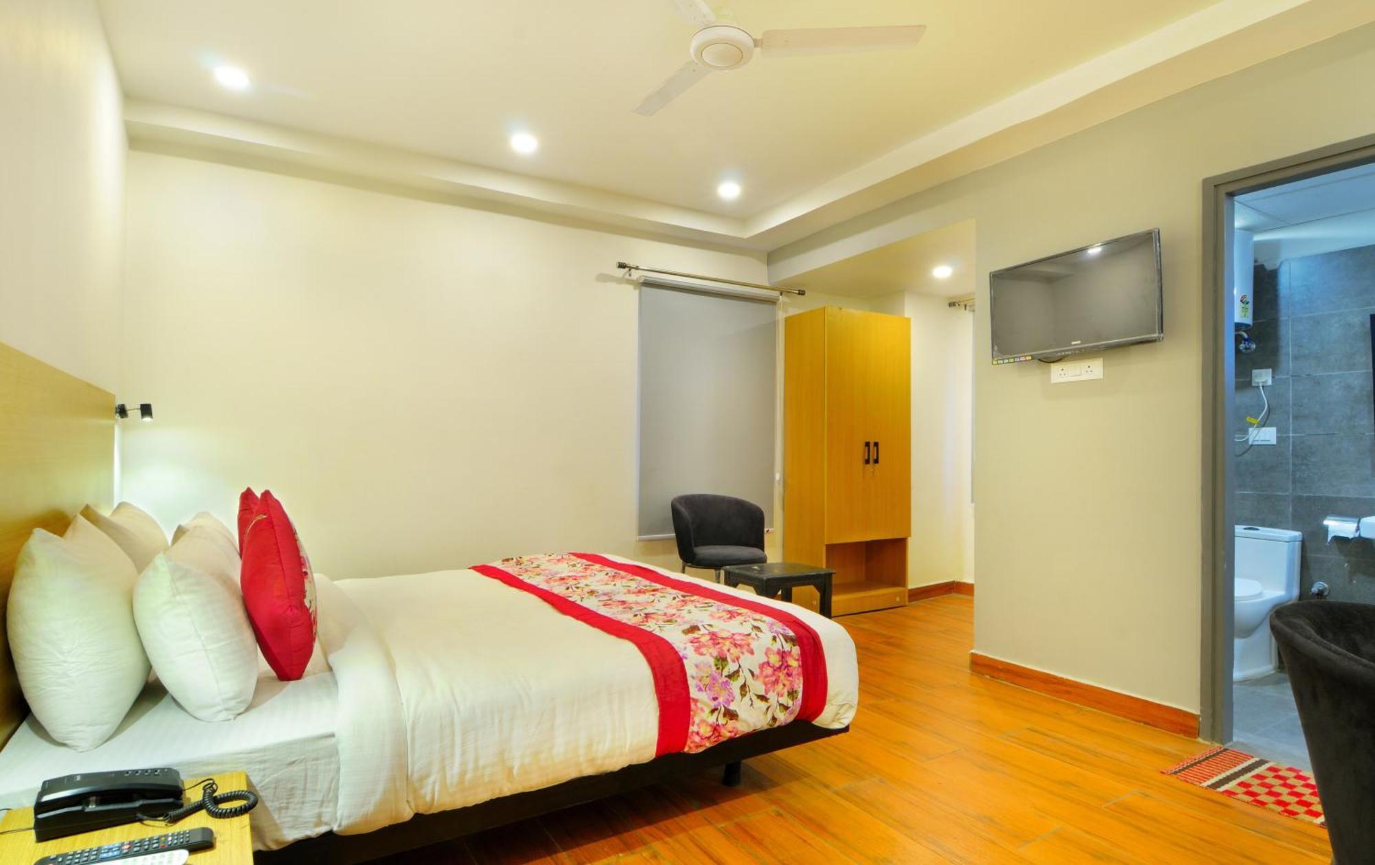Hotel Emporio Near New Delhi Railway Station Exterior foto